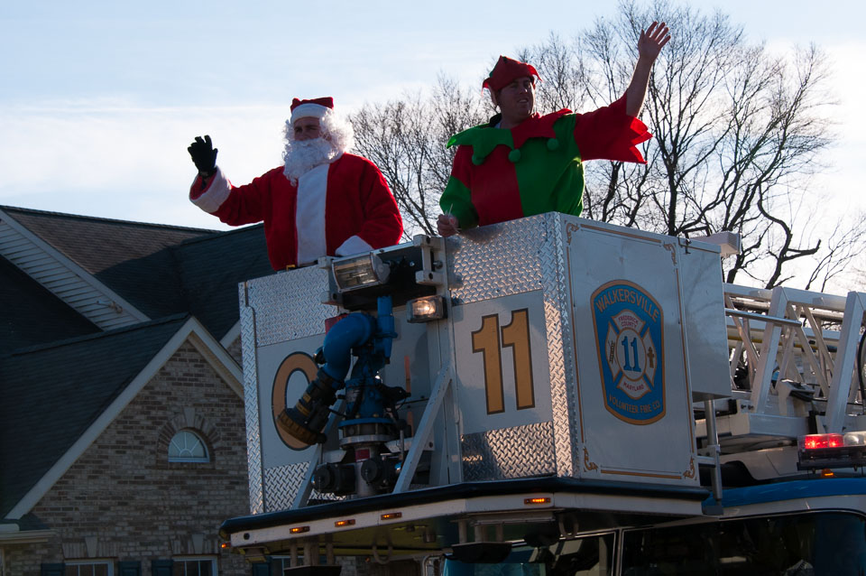 Santa-Parade-December-23,-2012-13.jpg